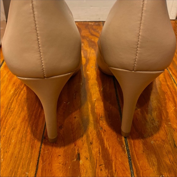 Heels - Picture 3 of 7